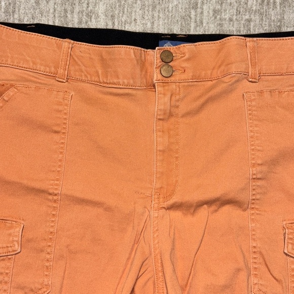24W Democracy "Ab"solution orange cut off shorts plus size - Picture 2 of 6